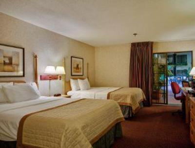 фото отеля Baymont Inn & Suites Madison West