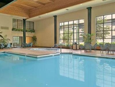 фото отеля Baymont Inn & Suites Madison West