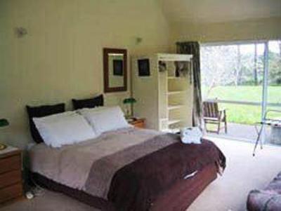 фото отеля Fairview Heights Bed & Breakfast North Shore