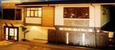 фото отеля Twin Pines Suites