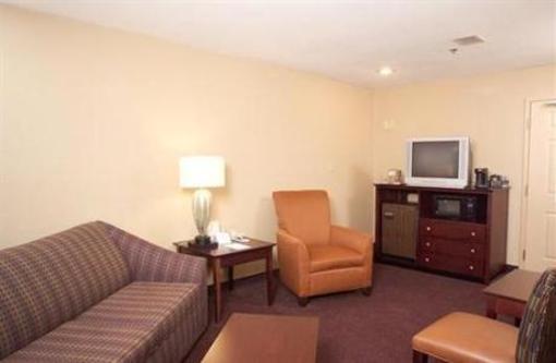 фото отеля Ivy Court Inn & Suites