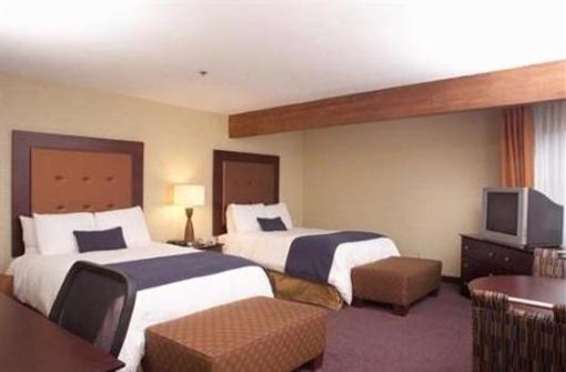 фото отеля Ivy Court Inn & Suites