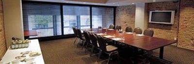 фото отеля Le Place d'Armes Hotel & Suites