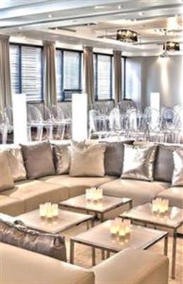 фото отеля Le Place d'Armes Hotel & Suites
