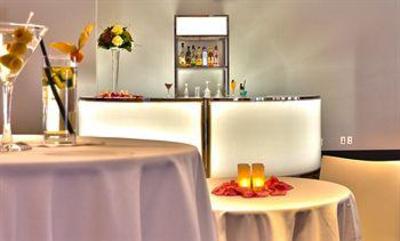 фото отеля Le Place d'Armes Hotel & Suites