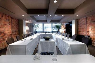 фото отеля Le Place d'Armes Hotel & Suites