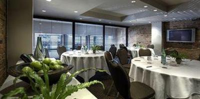фото отеля Le Place d'Armes Hotel & Suites