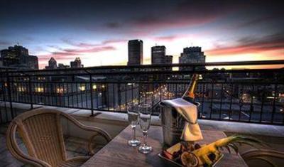 фото отеля Le Place d'Armes Hotel & Suites