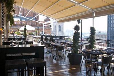 фото отеля Le Place d'Armes Hotel & Suites