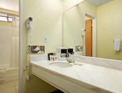 фото отеля Super 8 Marty's Valley Oceanside