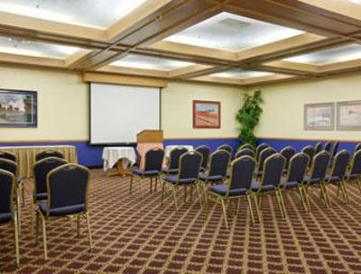 фото отеля Super 8 Marty's Valley Oceanside