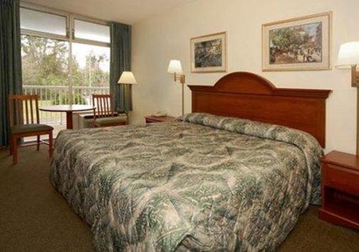 фото отеля Econo Lodge North Lake City