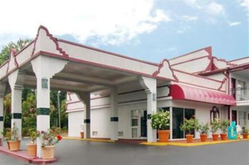 фото отеля Econo Lodge North Lake City