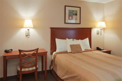 фото отеля Candlewood Suites Lafayette River Ranch