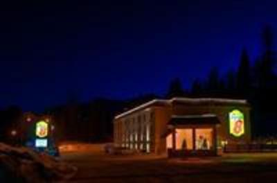 фото отеля Super 8 Fernie