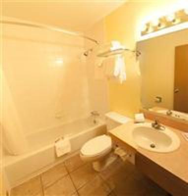 фото отеля Super 8 Fernie