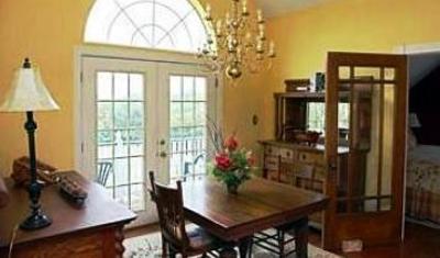 фото отеля Harmony Hill Bed & Breakfast