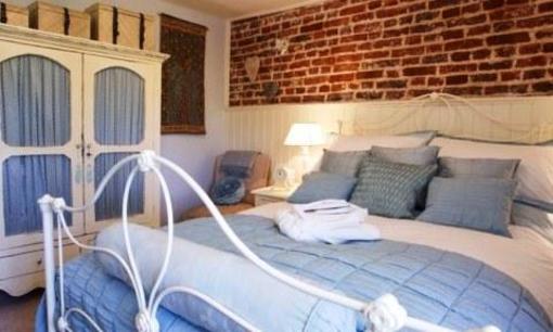 фото отеля Solley Farm House Bed & Breakfast Worth Deal