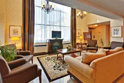 фото отеля Holiday Inn Express Toronto - Airport Area