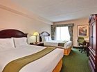 фото отеля Holiday Inn Express Toronto - Airport Area