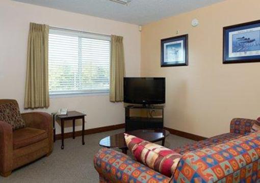 фото отеля Suburban Extended Stay Pensacola-NAS