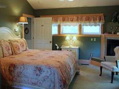 фото отеля Grand Victorian Bed and Breakfast Inn Bellaire