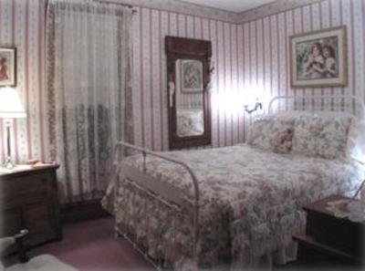 фото отеля Grand Victorian Bed and Breakfast Inn Bellaire