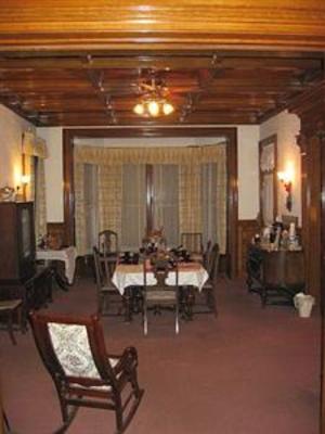 фото отеля Olde Judge Mansion