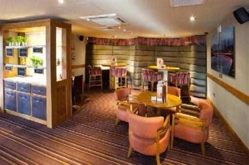 фото отеля Premier Inn Inverness West
