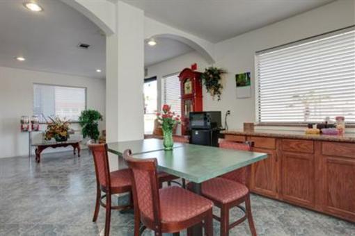 фото отеля Americas Best Value Inn & Suites Houston Rosenberg
