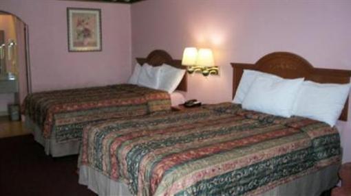фото отеля Americas Best Value Inn & Suites Houston Rosenberg