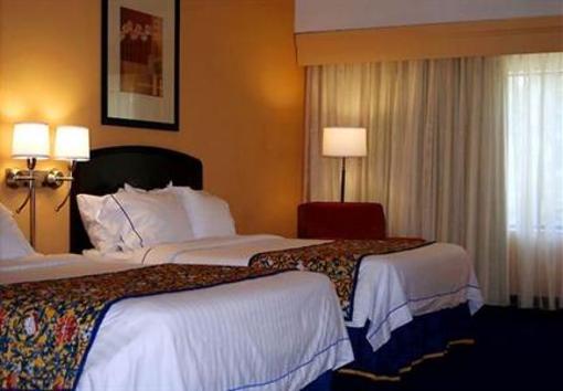 фото отеля Courtyard by Marriott Burlington