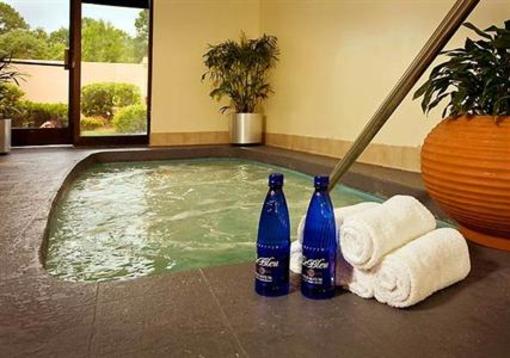 фото отеля Courtyard by Marriott Burlington