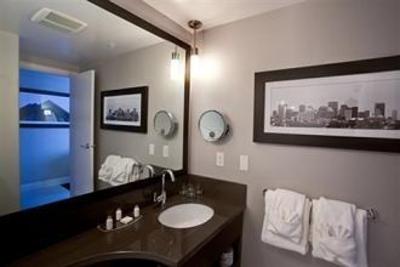 фото отеля Sandman Signature Hotel & Suites Edmonton South