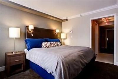 фото отеля Sandman Signature Hotel & Suites Edmonton South