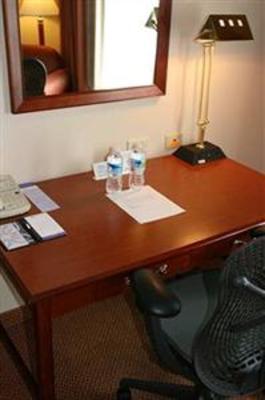 фото отеля Hilton Garden Inn Birmingham / Lakeshore Drive