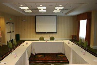 фото отеля Hilton Garden Inn Birmingham / Lakeshore Drive
