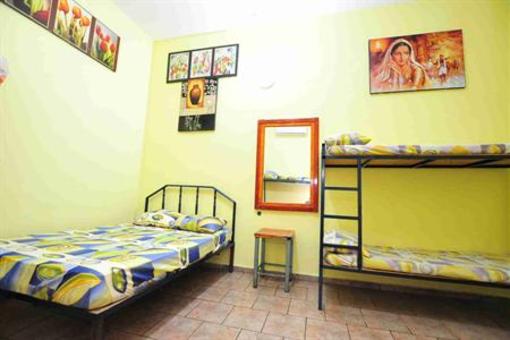 фото отеля Corinne Hostel