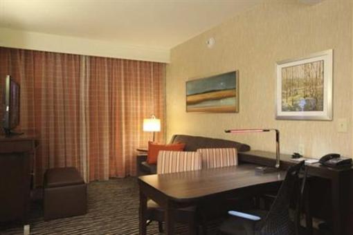 фото отеля Embassy Suites