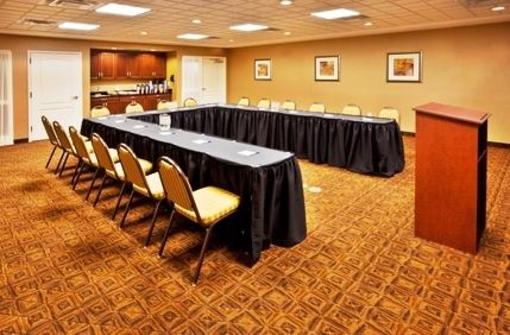 фото отеля Holiday Inn Express Hotel & Suites Crawfordsville