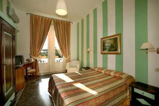 фото отеля Hotel Delle Rose Rapallo
