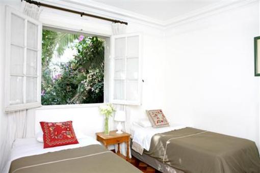 фото отеля Hostal Romandia