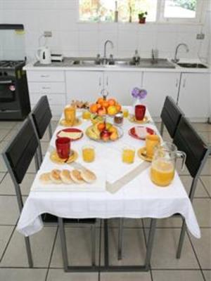 фото отеля Hostal Romandia