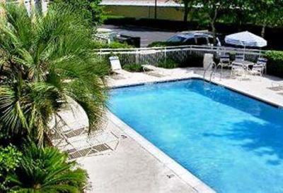 фото отеля Baymont Inn and Suites Gainesville