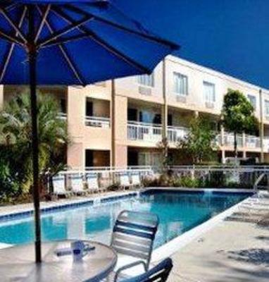 фото отеля Baymont Inn and Suites Gainesville