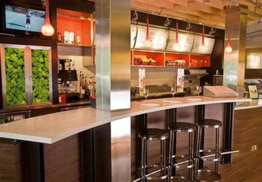 фото отеля Courtyard by Marriott Spokane