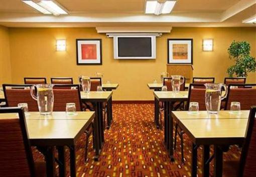 фото отеля Courtyard by Marriott Spokane