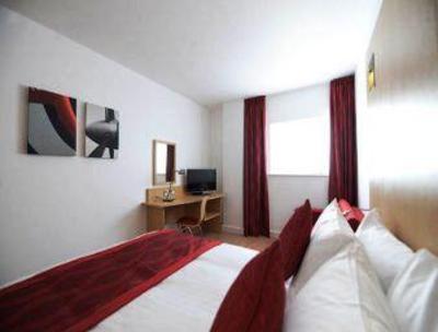 фото отеля Ramada Encore Hotel Luton Airport