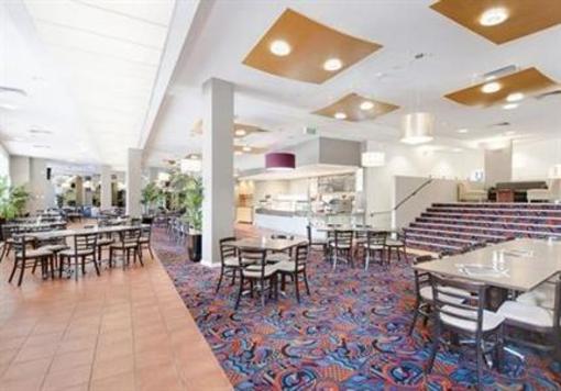 фото отеля Quality Hotel Woden