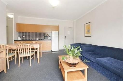 фото отеля Quality Hotel Woden